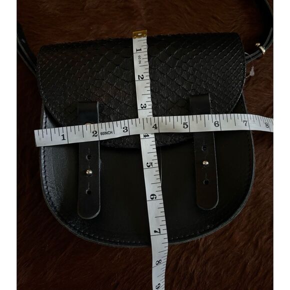 CRAIE Studio Artistes Amoureux ( Artistes in Love) Crossbody Bag in Black - Picture 9 of 11